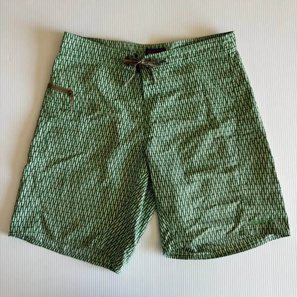 Patagonia Board Shorts Men’s 33 Green Geometric Surf Swim Beach Quick Dry